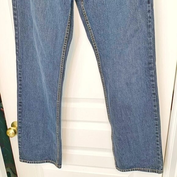 Kenneth Cole Reaction Straight Leg Medium Wash Jeans - Picture 4 of 11